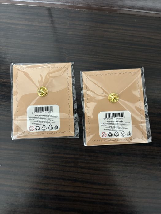 Przypinka szminka Rossmann