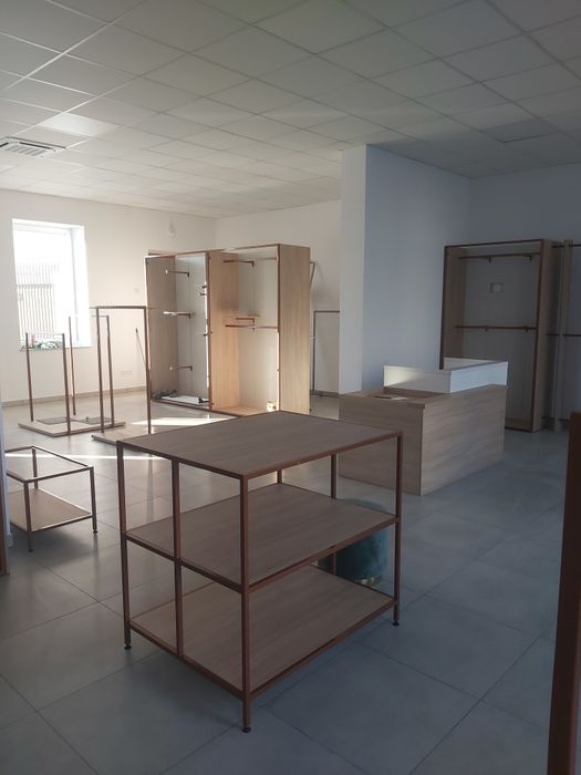 Meble wyposażenie  do sklepu odzieżowego