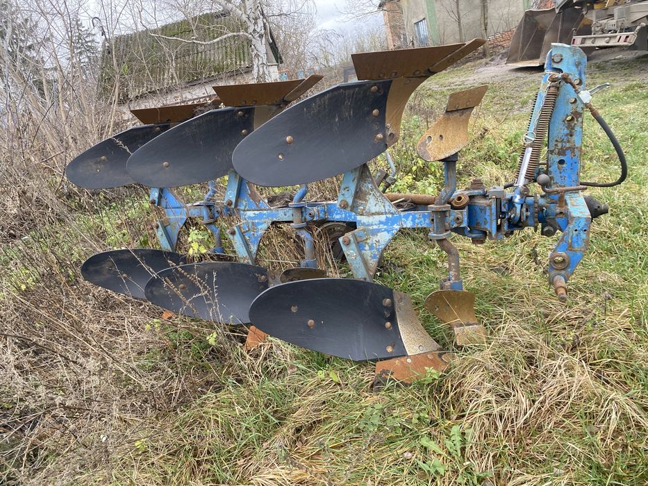 Продам оборотний плуг 2+1