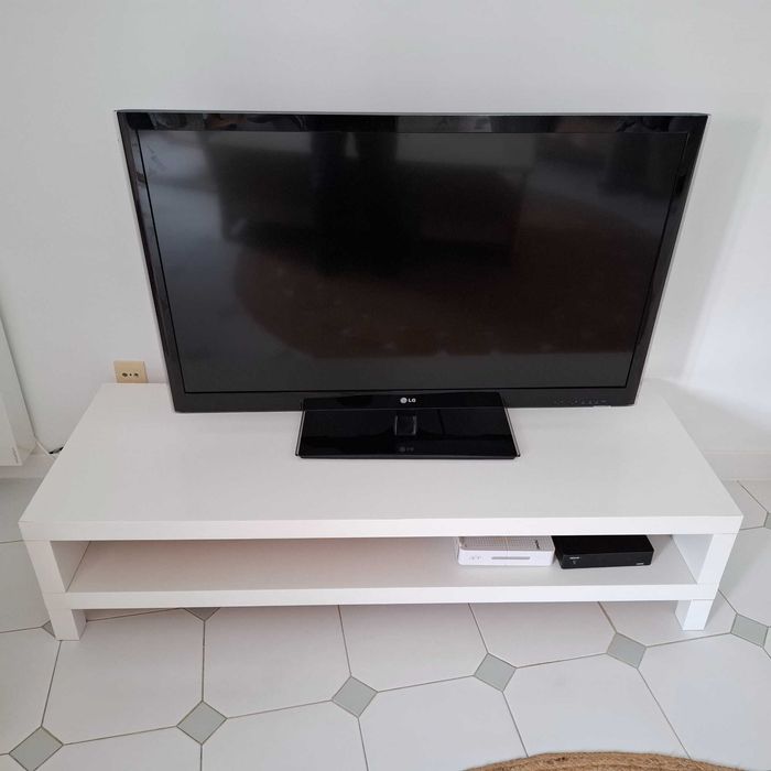 Movel branco para TV  Ikea