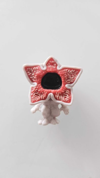 Kinder joy Stranger things Кіндер Джой Дивні дива фігурки