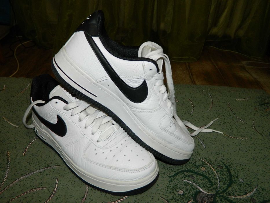 Кроссовки кожаные Nike Air Force 1  оригинал размер-39 стелька-25 см