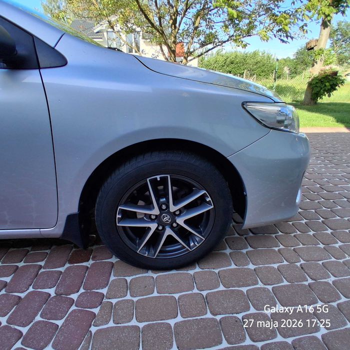 Toyota corolla 2012 rok benzyna