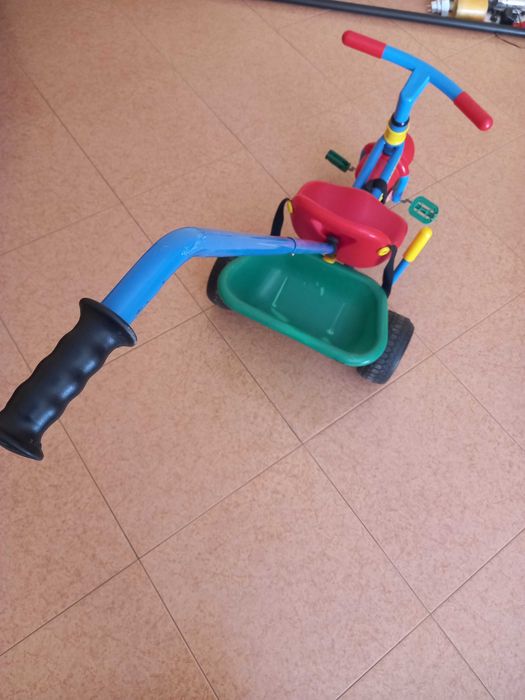 Triciclo de criança
