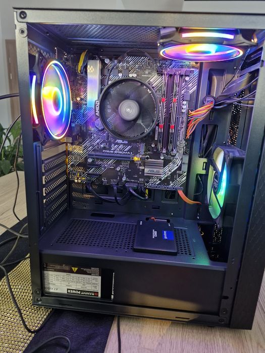 Komputer stacjonarny.