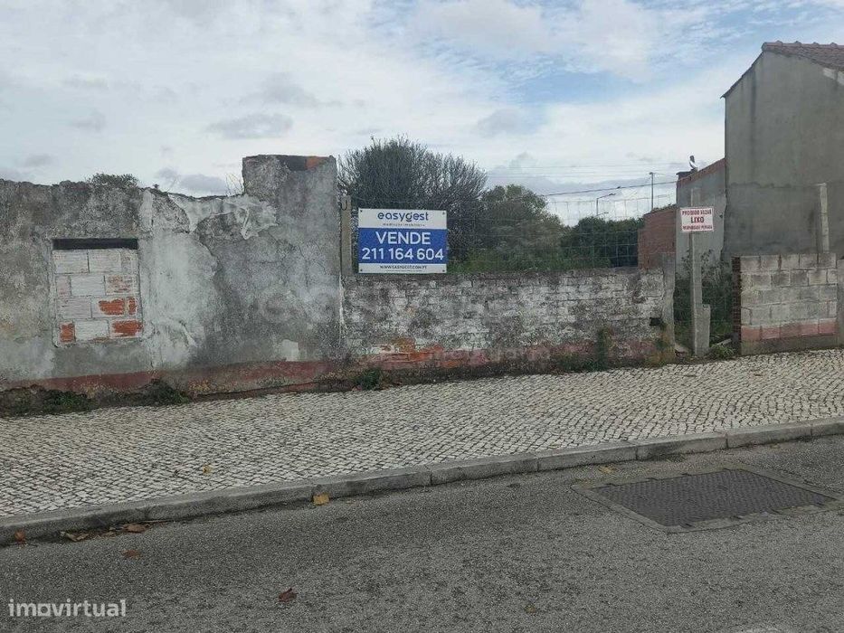 Terreno Misto - Marinha Grande - com Capacidade Construtiva