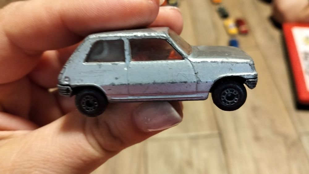 Машинка моделька