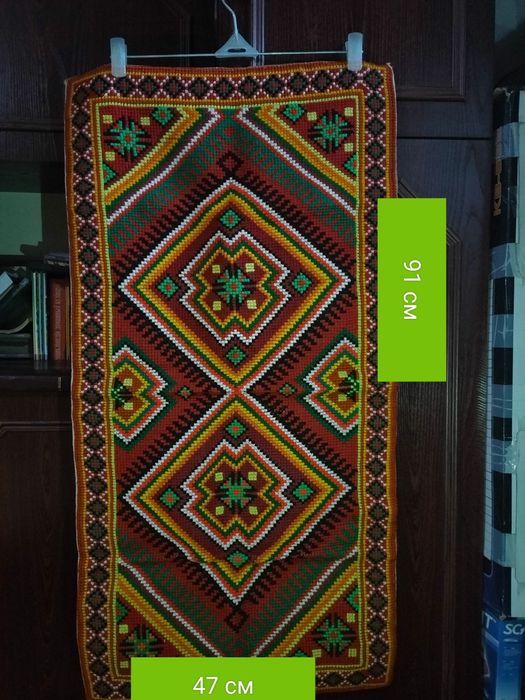 Продам вишитий килим і доріжки