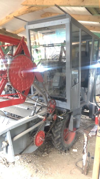 Продам зернозбиральний комбайн