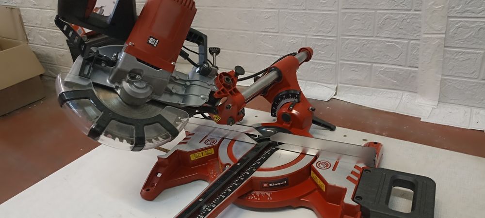 Торцовочная пила с протяжкой Einhell TC-SM 2131/1 из Германии.
