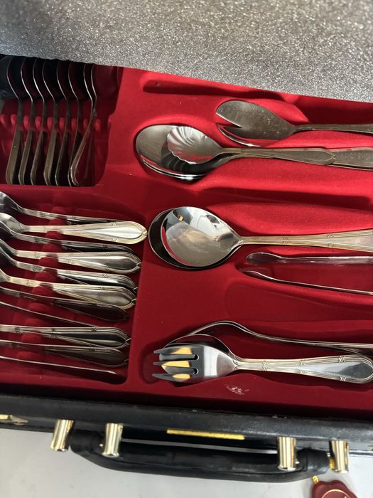 Sztućce komplet obiadowy po 12 sztućcówi deserowy hoffner