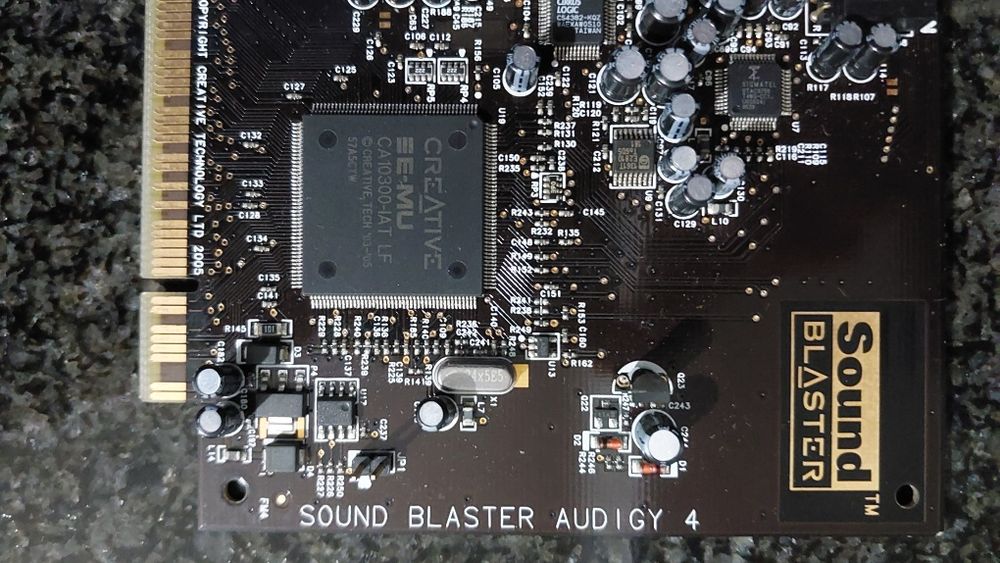 Placa Som Creative Sound Blaster® Audigy® 4 PCI 7.1 - 24-BIT 192KHZ