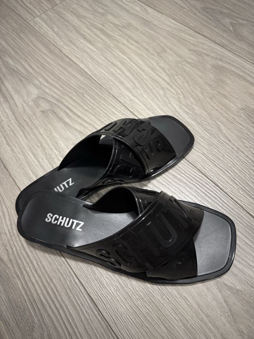 Продам брендовані гумові слайди SCHUTZ