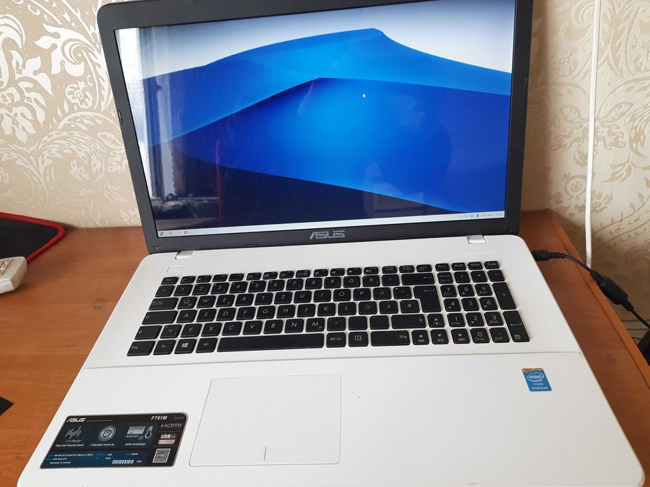 тонкий большой 17" ноутбук, ssd