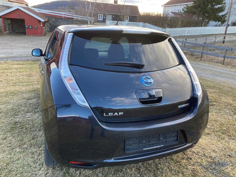Nissan Leaf 24 KWt, рідний пробіг, 12 палок, тепловий насос, без ДТП