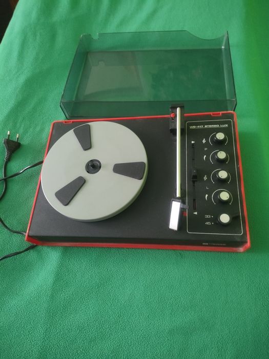 Gramofon z czasów PRL-U