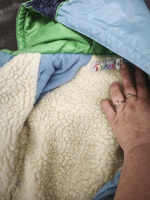 Продам комбінізон є і шапочка на 12-24 м