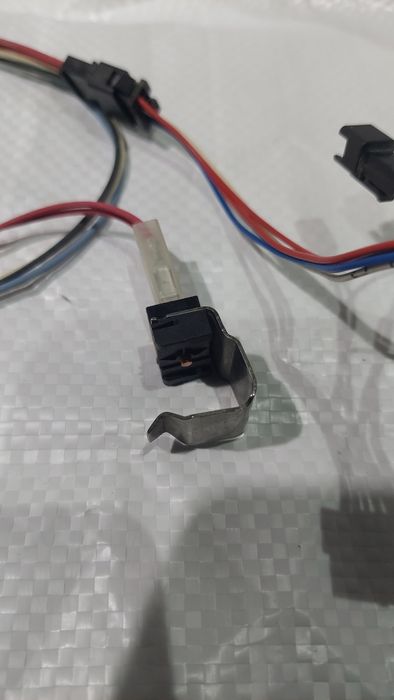 Wiazka elektryczna z czujnikami do piecyka JUNKERS  WRDP  11-2 B 23