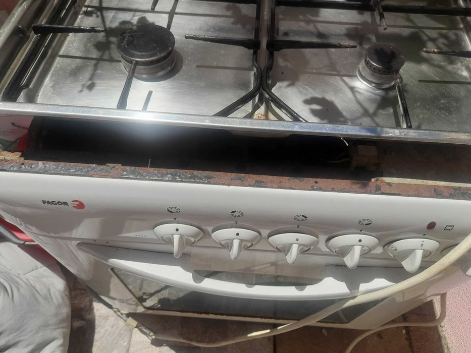 Fogão  looktop com marcas de uso mais funciona perfeitamente
