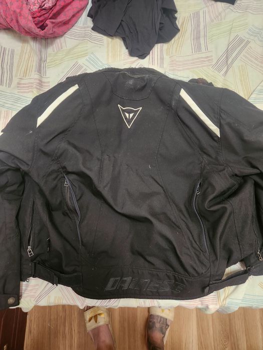 Casaco dainese tamanho 52