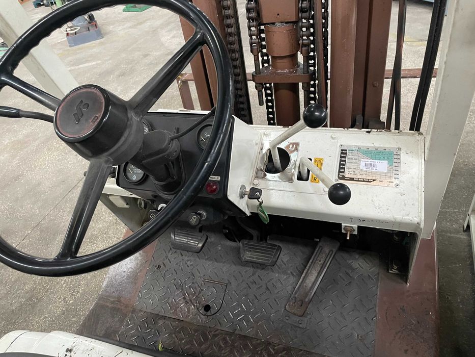 Empilhador Datsun 1350