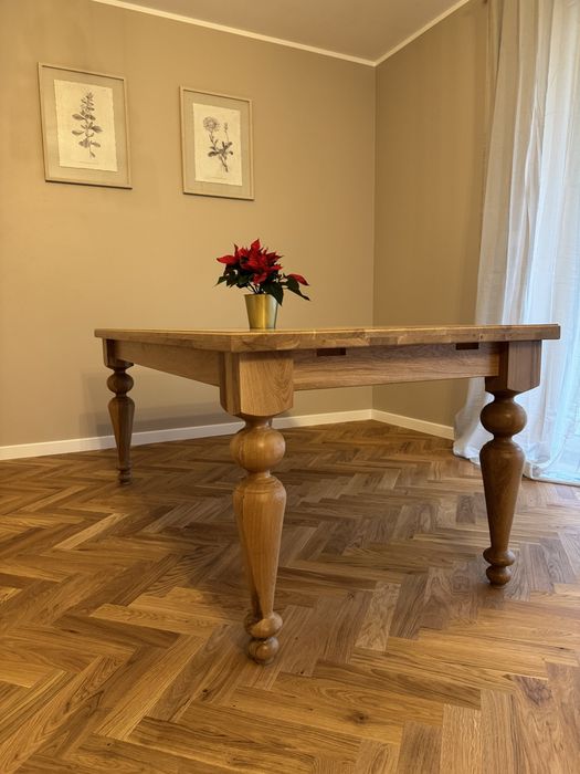 Stół dębowy, toczone nogi, nowy