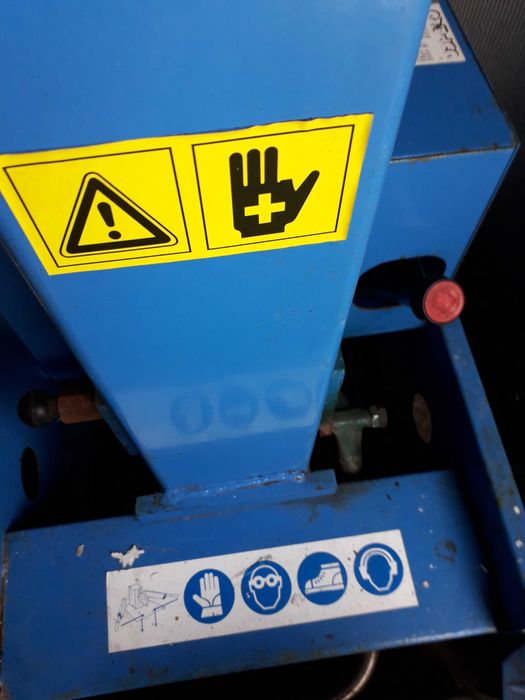 Дровокол електричний 220в