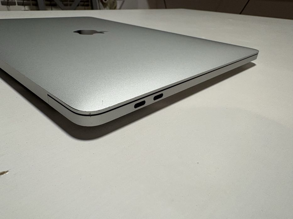 MacBook Pro 13 2020 i7 10gen / 32GB RAM /512GB SSD/ 82 CYKLI BATERII
