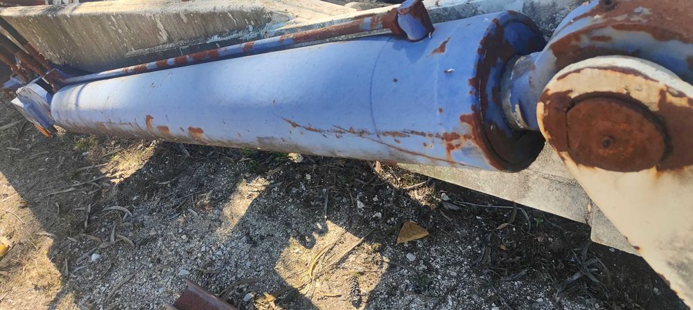 Hidráulicos com grande capacidade de carga e travão elétrico camiões