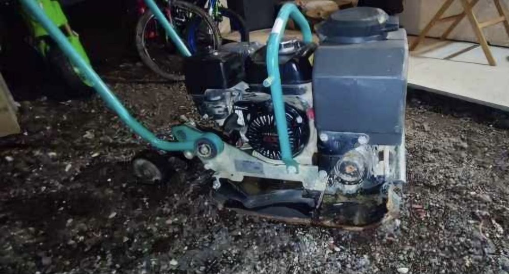 Placa vibratória compactadora AMMANN