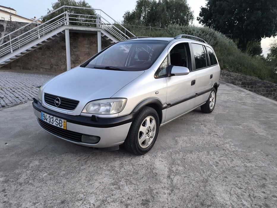 Opel Zafira 2.0 DTI 101cv - 7 Lugares