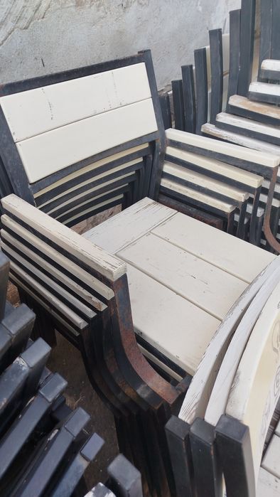 Стулья с подлокотниками Столы 80-80. 120-80.см