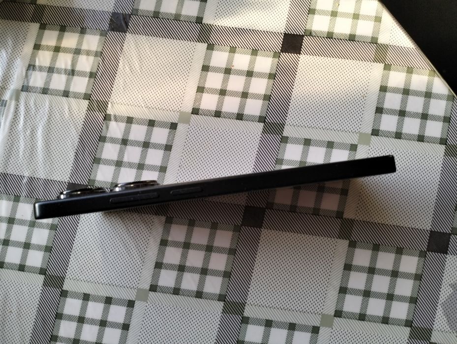 Продам мобильный телефон xiaomi redmi note 13 pro