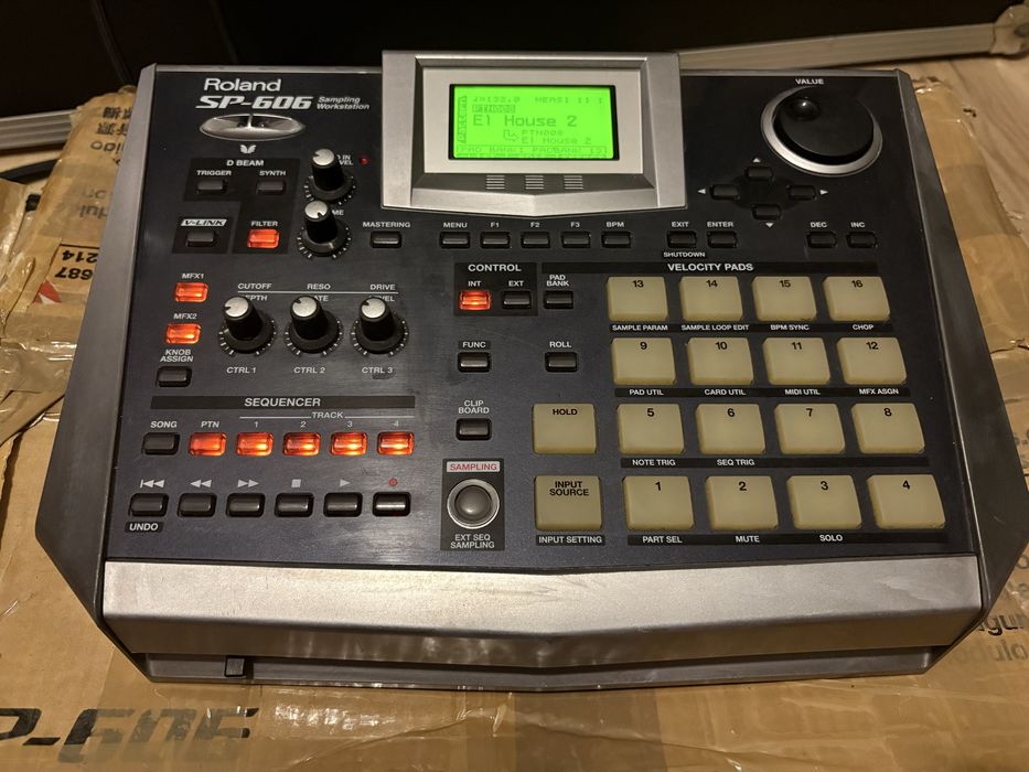 Roland SP 606 sampler raro na caixa original