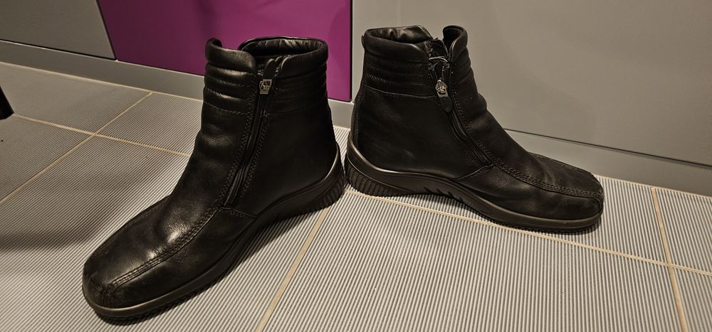 ECCO skórzane damskie buty rozmiar 39 wkładka 25cm stan bardzo dobry