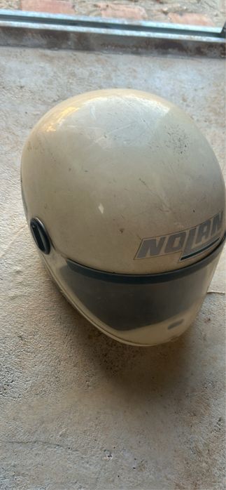 Vende se capacete por 6€