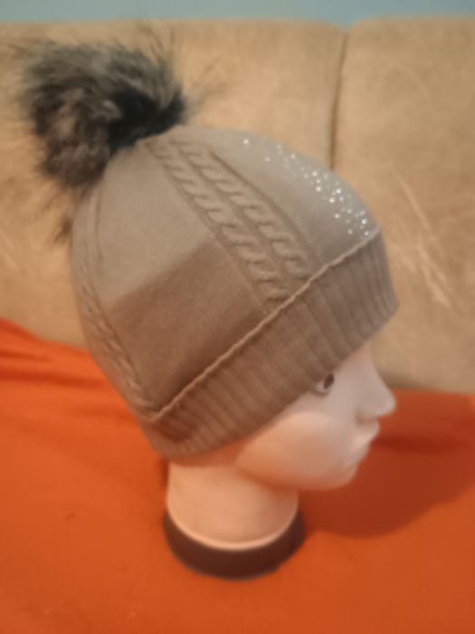 Czapka na dziewczynkę beżowa