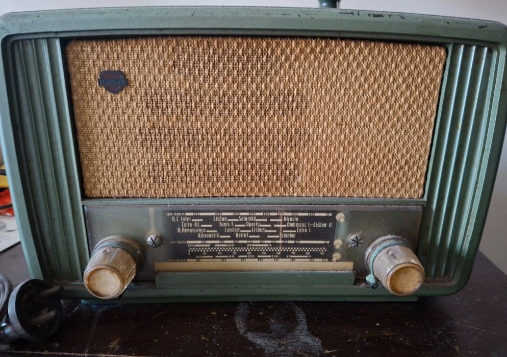 Radio antigo mullard