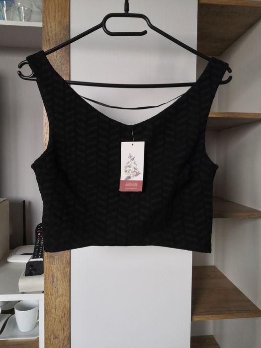 Pullandbear nowa czarna bluzka czarny crop top.