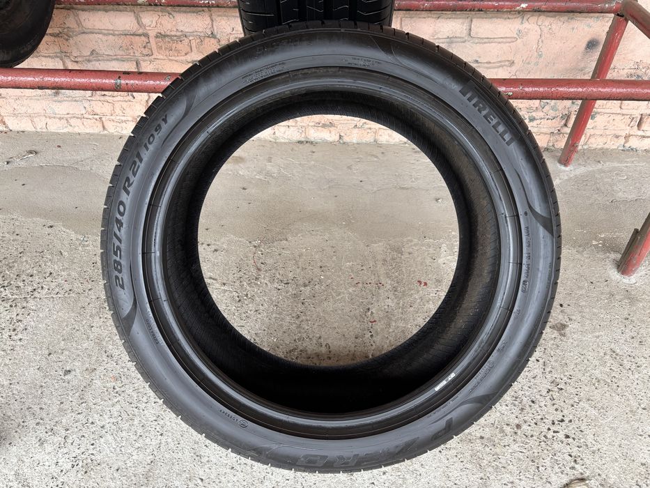 Пара літніх шин 285/40R21 Pirelli P Zero