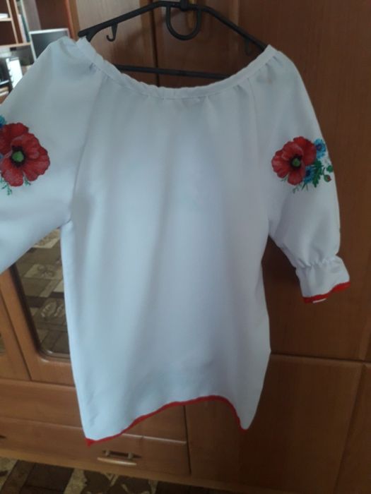 Вишите платтячко на дівчинку