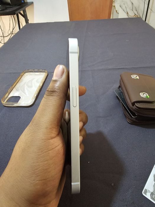Vendo ou Troco iphone 16e Branco 128GB