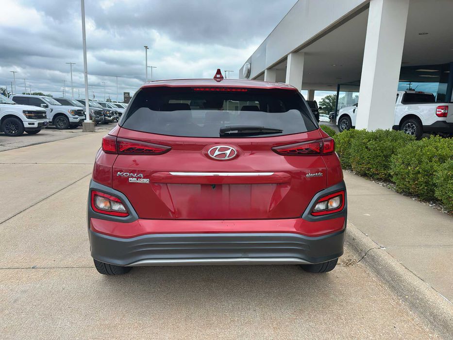 Hyundai Kona EV      2021