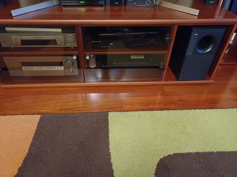 Mobilia sala + mesa marca Cerne cerejeira
