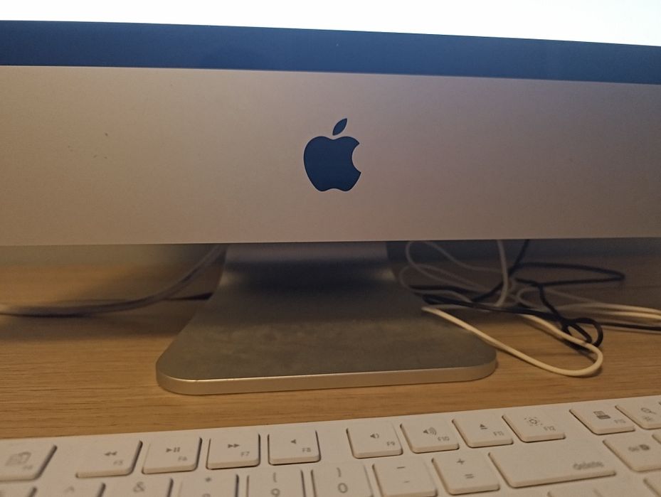 iMac Computer.423377773664686083