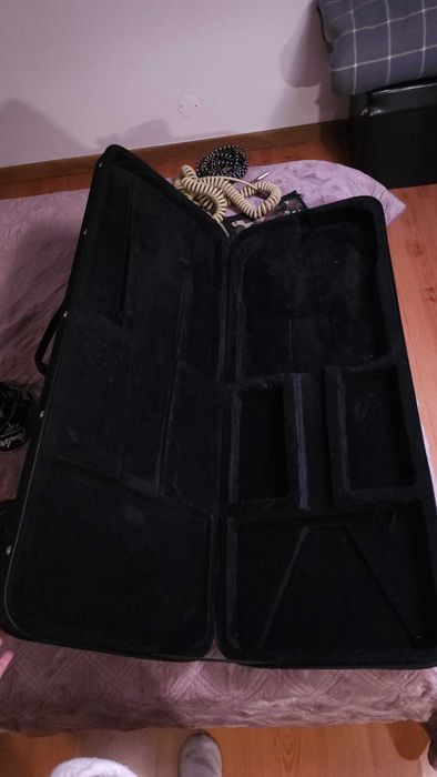 VENDO KIT DE GUITARRA ELÉTRICA COMPLETO !