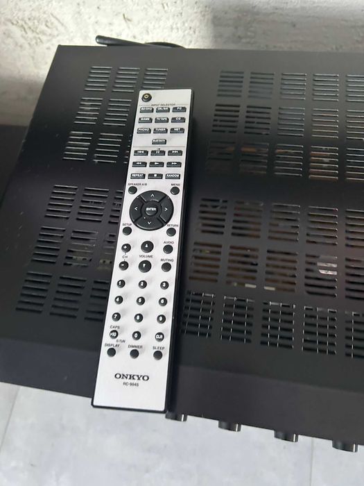Amplituner ONKYO TX8250b