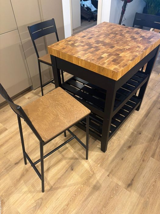 Ilha de cozinha (com bancos de bar)