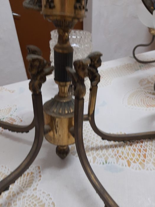 Candeeiro com cinco lâmpadas