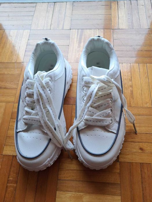 Sapatilhas compensadas